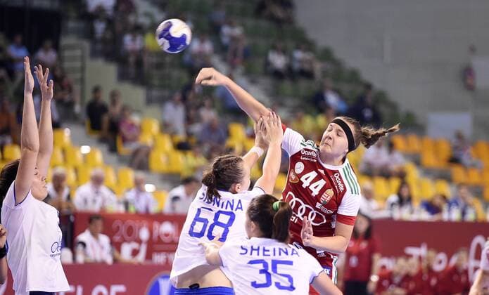 2018.08.19 Kielce Pilka reczna Mlodziezowe Mistrzostwa Swiata w Pilce Recznej Kobiet do lat 18 Final Wegry - Rosja N z Foto Lukasz Sobala Press Focus 2018.08.19 Kielce Handball IHF Youth U18 Womens World Final Hungary - Russia Credit: Lukasz Sobala Press Focus NEWSPIX.PL --- Newspix.pl  20180819PF_LS424