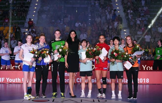 2018.08.19 Kielce Pilka reczna Mlodziezowe Mistrzostwa Swiata w Pilce Recznej Kobiet do lat 18 Final Wegry - Rosja N z najlepsza siodemka turnieju seven stars Foto Lukasz Sobala Press Focus 2018.08.19 Kielce Handball IHF Youth U18 Womens World Final Hungary - Russia najlepsza siodemka turnieju seven stars Credit: Lukasz Sobala Press Focus NEWSPIX.PL --- Newspix.pl  20180819PF_LS638