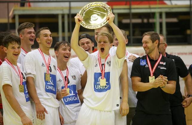 HANDBALL - EURO 2018, AUT vs CZE TULLN,AUSTRIA,19.AUG.18 - HANDBALL - EHF European Championship EM Europameisterschaft U18, international match Länderspiel AUT vs CZE, final. Image shows the rejoicing of AUT. GEPAxpictures xMarioxKneisl