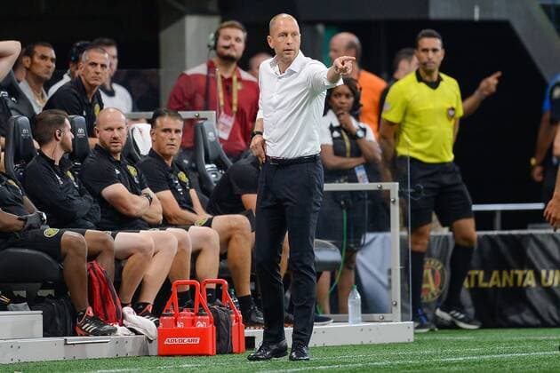 ATLANTA, GA Ð AUGUST 19: Columbus head coach Gregg Berhalter gestures from the sideline during the match between Atlanta United and Columbus Crew on August 19th, 2018 at Mercedes-Benz Stadium in Atlanta, GA. Atlanta United FC defeated Columbus Crew SC by a score of 3 - 1. (Photo by Rich von Biberstein Icon Sportswire) SOCCER: AUG 19 MLS Fussball Herren USA - Columbus Crew at Atlanta United FC Icon180819004 EDITORIAL USE ONLY