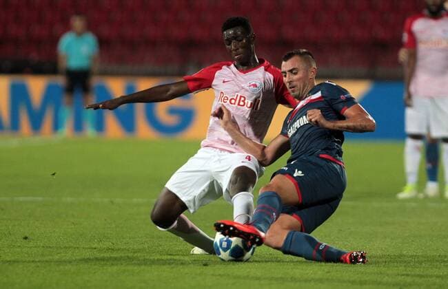 SOCCER - CL quali, Belgrade vs RBS BELGRADE,SERBIA,21.AUG.18 - SOCCER - UEFA Champions League qualification play-off, FC Red Star Belgrade vs Red Bull Salzburg. Image shows Amadou Haidara (RBS) and Nenad Krsticic (Belgrade). GEPAxpictures xAleksandarxDjorovic