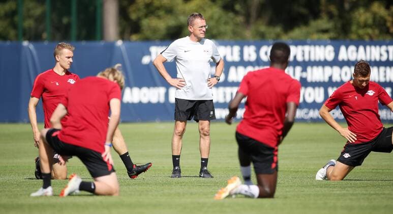 RB Leipzig Training Soccer Leipzig 22 08 2018 Red Bull Academy Football Rasenballsport Leipzig Training before the away game in the Euroleague at Sorja Luhansk Picture Coach Ralf Rangnick RB Leipzig