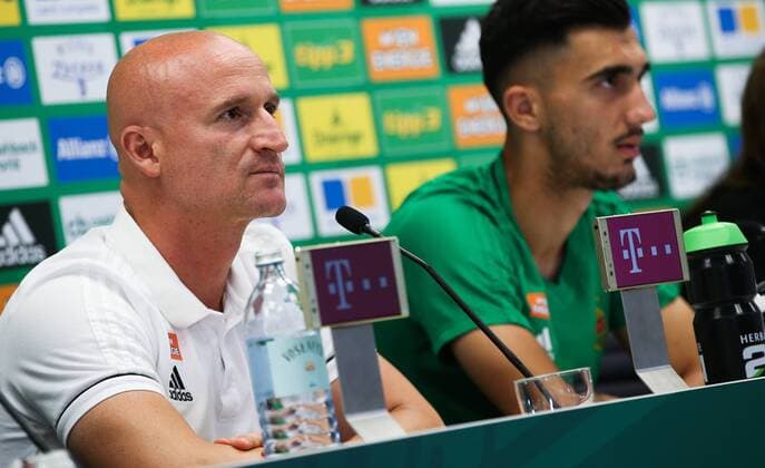 SOCCER - EL, qualification, Rapid vs Steaua VIENNA,AUSTRIA,22.AUG.18 - SOCCER - UEFA Europa League, qualification, play off, SK Rapid Wien vs Steaua Bukarest, preview, press conference PK Pressekonferenz Rapid. Image shows head coach Goran Djuricin (Rapid). Keywords: Wien Energie. GEPAxpictures xPhilippxBrem