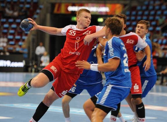 PIXUM Supercup 2018 in Dusseldorf A Jgd Final TuSem Essen Bayer Dormagen 22 08 2018 Hendrik Ingenpaß TuSem starts the litter HM