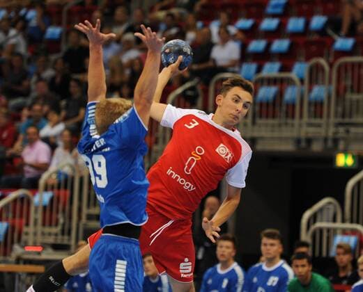 PIXUM Supercup 2018 in Dusseldorf A Jgd Final TuSem Essen Bayer Dormagen 22 08 2018 Peer Supreme Lehn TuSem action raises HM