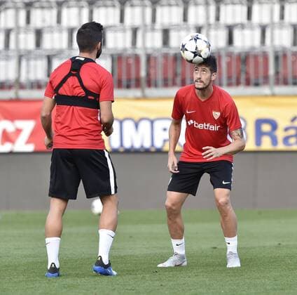 Sergio Escudero of Sevilla, right, attends the training prior to the European League qualification match SK Sigma Olomouc vs Sevilla in Olomouc, Czech Republic, August 22, 2018. (CTKxPhoto LudekxPerina) CTKPhotoP201808220826601  LPE 019K