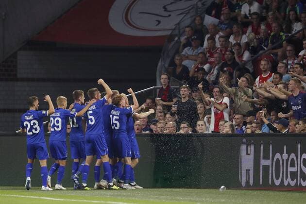 (L-R) Josip Pivaric of Dynamo Kyiv, Vitaliy Buyalskiy of Dynamo Kyiv, Artem Besedin of Dynamo Kyiv, Serhiy Sydorchuk of Dynamo Kyiv, Tomasz Kedziora of Dynamo Kyiv, Viktor Tsygankov of Dynamo Kyiv during the UEFA Champions League play offs round first leg match between Ajax Amsterdam and Dynamo Kyiv at the Johan Cruijff Arena on August 22, 2018 in Amsterdam, The Netherlands UEFA Champions League 2018 2019 xVIxVIxImagesx xMauricexvanxSteenxIVx 11857215
