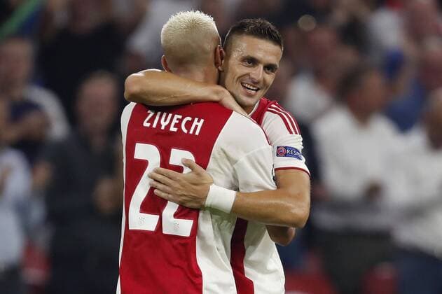 (L-R) Hakim Ziyech of Ajax, Dusan Tadic of Ajax, during the UEFA Champions League play offs round first leg match between Ajax Amsterdam and Dynamo Kyiv at the Johan Cruijff Arena on August 22, 2018 in Amsterdam, The Netherlands UEFA Champions League 2018 2019 xVIxVIxImagesx xMauricexvanxSteenxIVx 11858218