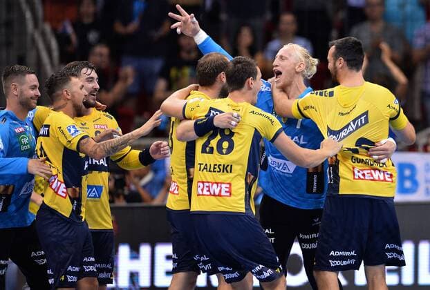 Handball Pixum Super Cup SG Flensburg Handewitt Rhein Neckar Löwen on 22.08.2018 at the ISS Dome in Düsseldorf The players of the Rhein Neckar Löwen are happy about the victory xTTx