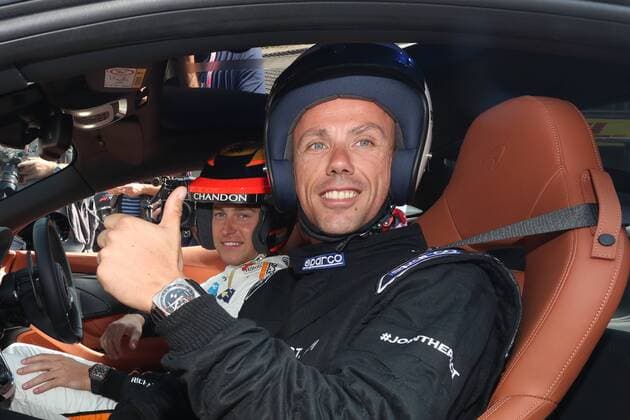McLaren s Belgian driver Stoffel Vandoorne and former Belgian cyclocross champion Sven Nys pictured during preparations ahead of the Spa-Francorchamps Formula One Grand Prix of Belgium race, in Spa-Francorchamps, Thursday 23 August 2018. BENOITxDOPPAGNE  x05411131x