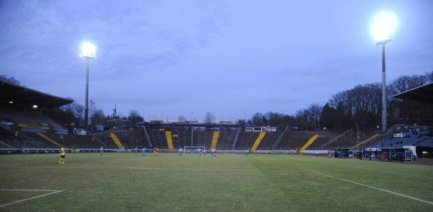 The match of the soccer women Bundesliga between the 1 FC Saarbrücken blue and the FFC Frankfurt in the Saarbrücken Ludwigsparkstadion on Wednesday 17 3 2010 In the picture of the Ludwigspark