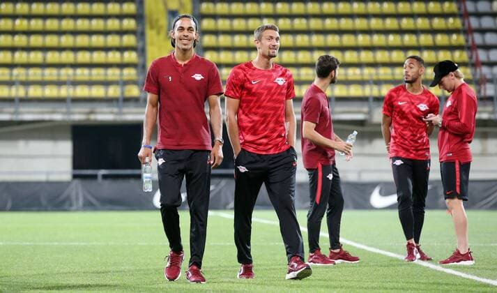 Luhansk RB Leipzig Soccer Euro League Qualifiers Zaporozhye Ukraine 23 08 2018 Slawutytsch Arena Soccer UEFA Europa League Qualification Playoff FK Sorja Luhansk UR vs RB Leipzig GER Sights in the Picture Yussuf Poulsen l and Stefan Ilsanker both RB Leipzig