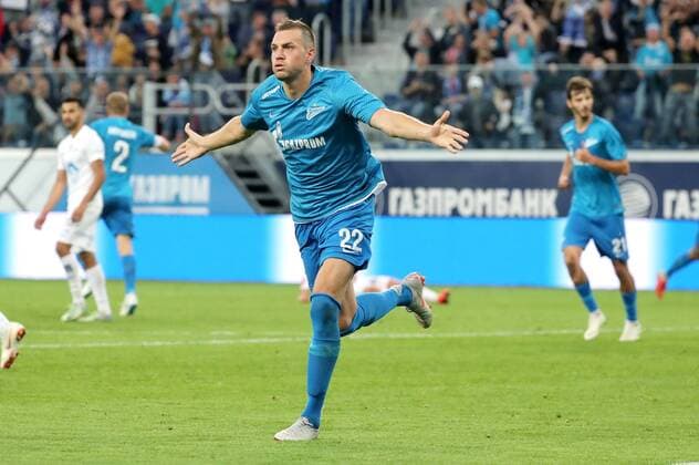 Sport Bilder des Tages ST PETERSBURG, RUSSIA â€“ AUGUST 23, 2018: FC Zenit St Petersburg s Artyom Dzyuba celebrates scoring in Leg 1 of their 2018â€“19 UEFA Europa League play-off round football match against FC Molde at Saint Petersburg Stadium. Alexander Demianchuk TASS  TS08DBF7