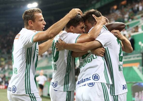SOCCER - EL, qualification, Rapid vs Steaua VIENNA,AUSTRIA,23.AUG.18 - SOCCER - UEFA Europa League, qualification, play off, SK Rapid Wien vs Steaua Bukarest. Image shows the rejoicing of Stefan Schwab (Rapid), Thomas Murg (Rapid), Boli Bolingoli (Rapid) and Christoph Knasmuellner (Rapid). Keywords: Wien Energie. GEPAxpictures xChristianxOrt