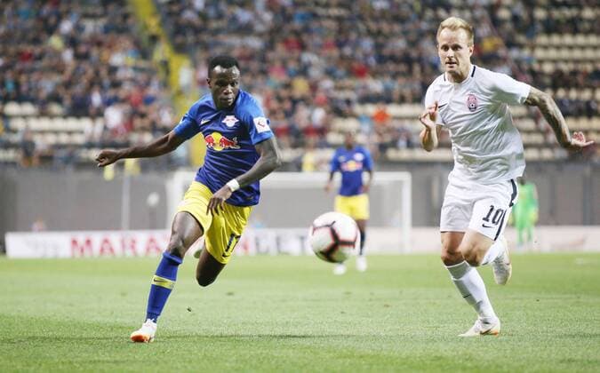 Luhansk RB Leipzig Soccer Euro League Qualifiers Zaporozhye Ukraine 23 08 2018 Slawutytsch Arena Soccer UEFA Europa League Playoff Qualification NO FK Sorja Luhansk UKR vs RB Leipzig GER Pictured l Bruma 17 RB Leipzig and Dmytro Kohomchenovskiy 10 Luhansk