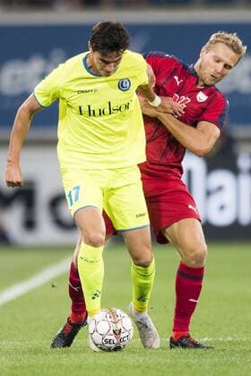 Gent s Roman Yaremchuk and Bordeaux s Igor Lewczuk fight for the ball during a soccer game between Belgian club KAA Gent and French team FC Girondins de Bordeaux, Thursday 23 August 2018 in Gent, the first leg of the play off for the UEFA Europa League competition. JASPERxJACOBS  x05411646x