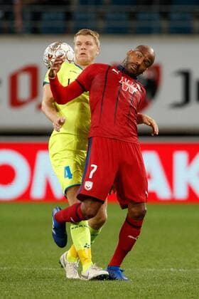 Gent s Sigurd Rosted and Bordeaux s Jimmy Briand fight for the ball during a soccer game between Belgian club KAA Gent and French team FC Girondins de Bordeaux, Thursday 23 August 2018 in Gent, the first leg of the play off for the UEFA Europa League competition. KURTxDESPLENTER  x05411660x