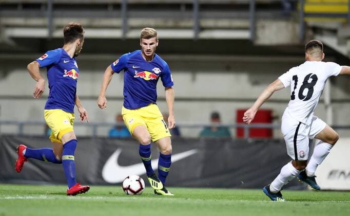 Luhansk RB Leipzig Soccer Euro League Qualifiers Zaporozhye Ukraine 23 08 2018 Slawutytsch Arena Soccer UEFA Europa League Qualification Playoff HIN FK Sorja Luhansk UKR vs RB Leipzig GER Pictured l Marcello Saracchi 3 RB Leipzig Timo Werner 11 RB Leipzig and Oleksandr Tymchyk 18 Luhansk