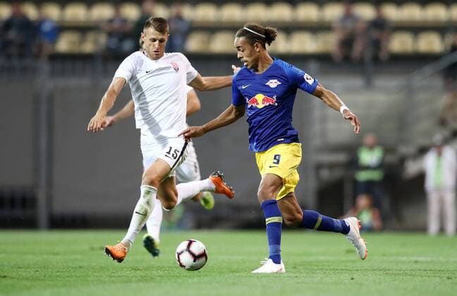Luhansk RB Leipzig Soccer Euro League Qualifiers Zaporozhye Ukraine 23 08 2018 Slawutytsch Arena Soccer UEFA Europa League Playoff Qual Game FK Sorja Luhansk UKR vs RB Leipzig GER The Picture v l Vitali Vernydub 15 Luhansk and Yussuf Poulsen 9 RB Leipzig