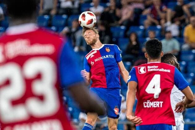 Soccer Europa League Play offs 18 19 FC Basel 1893 Apollon Limassol 23 08 2018 Silvan Widmer FCB 5 header at the Europa League playoff match between FC Basel 1893 and Apollon Limassol on Thursday 23 August 2018 at St Jakob Park in Basel xGRGx