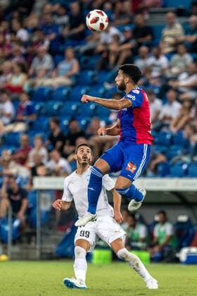 Soccer Europa League Play offs 18 19 FC Basel 1893 Apollon Limassol 23 08 2018 Eray Ervin Cuemart FCB 4 header in Europa League playoff match between FC Basel 1893 and Apollon Limassol on Thursday 23 August 2018 at St Jakob Park in Basel xGRGx