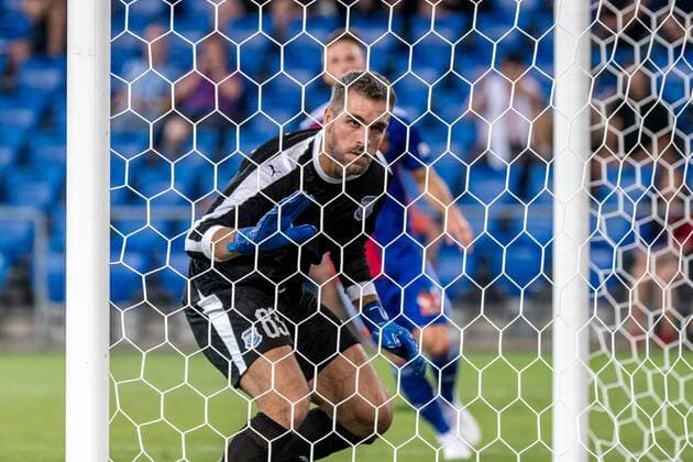 Soccer Europa League Play offs 18 19 FC Basel 1893 Apollon Limassol 23 08 2018 Bruno Vale Apollon Limassol 83 looks after the ball in the Europa League playoff match between FC Basel 1893 and Apollon Limassol on Thursday 23 August 2018 at St Jakob Park in Basel xGRGx