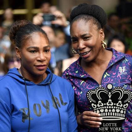 Sport Themen der Woche KW34 Sport Bilder des Tages August 23, 2018 - New York, NY, USA - August 23, 2018 New York City..Serena Williams and Venus Williams attending the 4th Annual Palace Invitational at the Lotte Palace Hotel on August 23, 2018 in New York City. 4th Annual Palace Invitational, 082318  - ZUMAny1_ 20180823_zaf_ny1_063 Copyright: xKristinxCallahanx