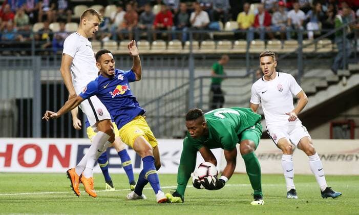 Luhansk RB Leipzig Soccer Euro League Qualifiers Zaporozhye Ukraine 23 08 2018 Slawutytsch Arena Soccer UEFA Europa League Qualification Playoff HIN FK Sorja Luhansk UKR vs RB Leipzig GER 0 0 Pictured m Matheus Cunha 20 RB Leipzig and Goalkeeper Luiz Felipe 73 Luhansk
