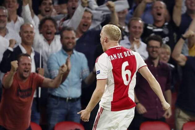Donny van de Beek of Ajax during the UEFA Champions League play offs round first leg match between Ajax Amsterdam and Dynamo Kyiv at the Johan Cruijff Arena on August 22, 2018 in Amsterdam, The Netherlands UEFA Champions League 2018 2019 xVIxVIxImagesx xMauricexvanxSteenxIVx 11873507