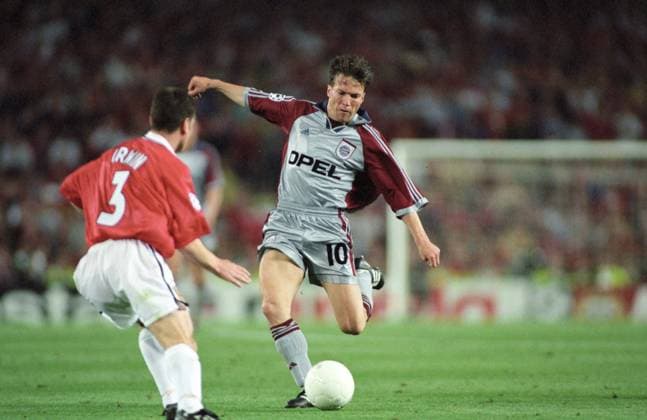 Lothar Matthäus re in action against Irwin in action in the final of the European Champions Cup between Manchester United and Bayern Munich on 26 5 1999 in Barcelona Lothar Matthäus re in action against Irwin in action in the final of the European Cup between Manchester United and the FC Bayern Munich on 26 5 1999 in Barcelona