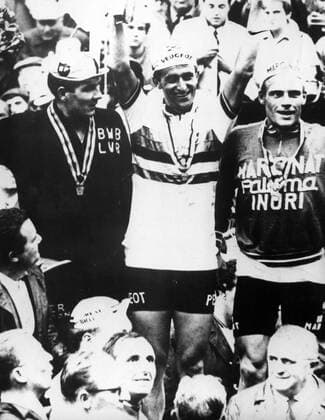 - SAN SEBASTIAN, SPAIN (FILE) : This file picture dated 5 September 1965 is about San Sebastian World Championship WM Weltmeisterschaft On this picture : Mr Sweerts for Belgium in second position, Mr Simpson reigning world champion and Mr Rudi Altig in third position. ARCHIVES  x85111537stx