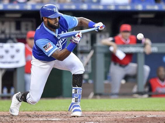 August 25, 2018 - Kansas City, MO, USA - Kansas City Royals Jorge Bonifacio lays down a sacrifice bunt to move Salvador Perez to third and Lucas Duda to second in the fourth inning against the Cleveland Indians on Saturday, Aug. 25, 2018 at Kauffman Stadium in Kansas City, Mo. Cleveland Indians vs. Kansas City Royals - ZUMAm67_ 20180825_zaf_m67_032 Copyright: xJohnxSleezerx