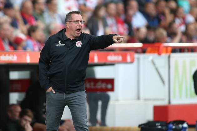 Coach Markus Kauczinski FC St Pauli at the match 1 FC Union Berlin against FC St Pauli at the stadium An der Alten Foersterei on 26 08 2018 DFL regulations prohibit any use of images as image sequences or quasi video GER 2 Bundesliga 1 FC Union Berlin vs FC St Pauli 26 08 2018 At the Alte F rsterei Berlin Copyright: xEIBNER AndreasxGorax EP_EER