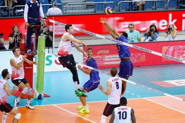 Volleyball, Länderspiel, Kanada - Frankreich KRAKOW 26.08.2018 SIATKOWKA XVI MEMORIAL HUBERTA JERZEGO WAGNERA --- VOLLEYBALL XVI HUBERT JERZY WAGNER MEMORIAL TOURNAMENT KANADA - FRANCJA CANADA - FRANCE N Z ERIC LOEPPKY GRAHAM VIGRASS JEAN PATRY BARTHELEMY CHINENYEZE JAY BLANKENAU FOT ANNA KLEPACZKO FOTOPYK NEWSPIX.PL --- Newspix.pl  180826LUM031