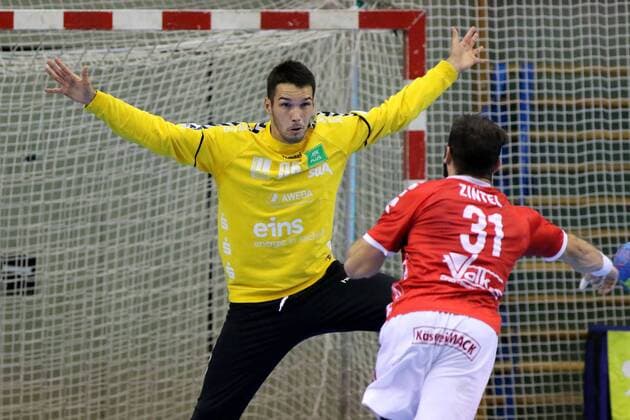 Goalkeeper Erik Toepfer EHV Aue 96 Bjoern Zintel TV Huettenberg 31 TV Huettenberg EHV Aue 2 HBL Casting Copyright: xEIBNER rrzx EP_RRZ