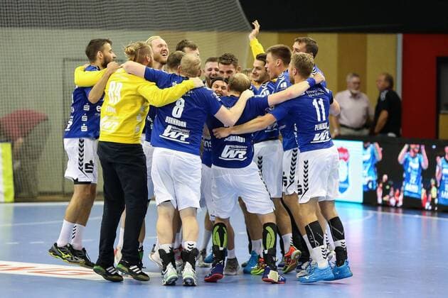 Jubilation of the team of the EHV Aue after the point win in Huettenberg TV Huettenberg EHV Aue 2 HBL casting Copyright: xEIBNER rrzx EP_RRZ