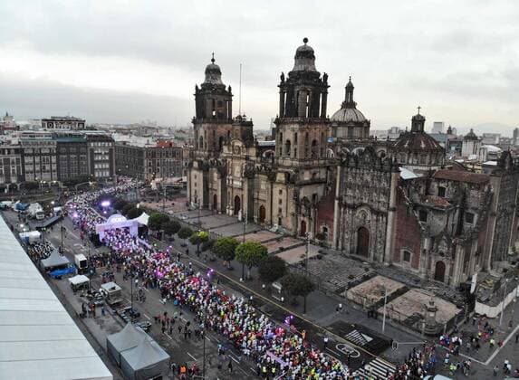 Marathon in Mexiko Stadt August 26, 2018 - EUM20180826DEP40.JPG.CIUDAD DE MEXICO.- SportDeporte-Maraton-CDMX.- Este ano, la edicion 36 del Maraton de la Ciudad de Mexico siguio la misma ruta que en las Olimpiadas de 1968, a 50 anos de evento deportivo, del Zocalo al Estadio Olimpico en Ciudad Universitaria. Foto: Agencia EL UNIVERSALLuis RamirezRCC. Latin News: August 26, 2018  - ZUMAu78_ 20180826_zaf_u78_074 Copyright: xElxUniversalx