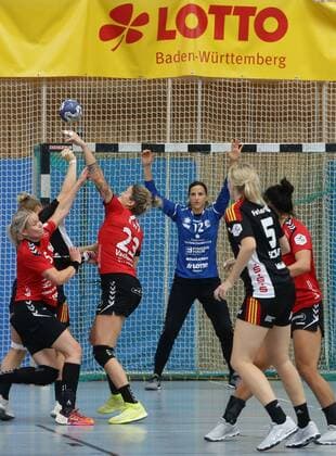 Ludwigsburg Lotto Cup final HSG Bad Wildungen Vipers red vs HSG Bensheim Auerbach black