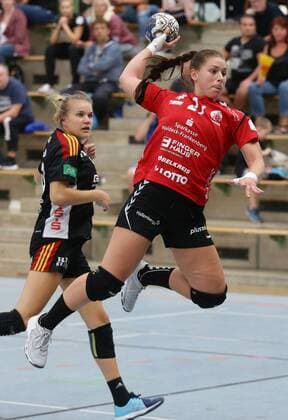 Ludwigsburg Lotto Cup Final HSG Bad Wildungen Vipers red vs HSG Bensheim Auerbach black Sina Ritter Wildungen