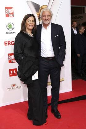 Rudi Völler with his wife Sabrina Völler at the presentation of the 16 Sport Bild Award 2018 in the Fischauktionshalle Hamburg 27 08 2018 Foto:xH.xHartmannx xFuturexImage