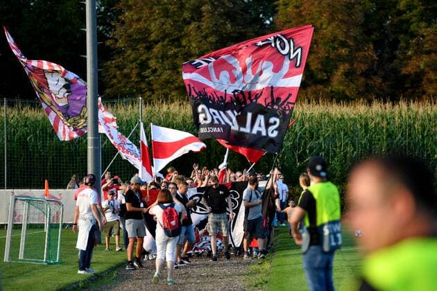 SOCCER - CL quali, RBS vs Belgrade TAXHAM,AUSTRIA,28.AUG.18 - SOCCER - UEFA Champions League qualification play-off, Red Bull Salzburg vs FC Red Star Belgrade, training RBS, preview. Image shows fans of RBS. GEPAxpictures xFlorianxErtl