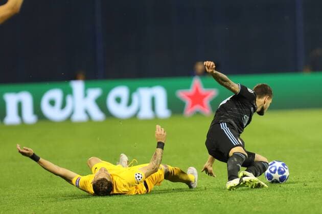Zagreb, 28 08 2018 - Stadion Maksimir, UEFA Champions League - 2018 19, GNK Dinamo (blue) - BSC Young Boys (yellow) 1:2, Petar Stojanovic (30) vs Miralem Sulejmani (7) 