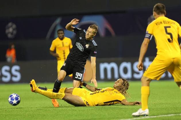 Zagreb, 28 08 2018 - Stadion Maksimir, UEFA Champions League - 2018 19, GNK Dinamo (blue) - BSC Young Boys (yellow) 1:2, Mislav Orsic (99) vs Kevin Mbabu (43) 