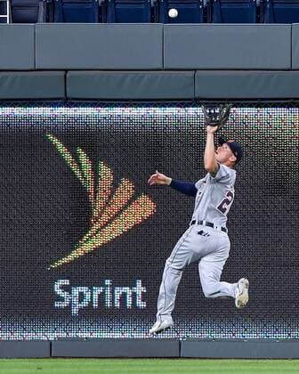 August 28, 2018 - Kansas City, MO, USA - Detroit Tigers left fielder JaCoby Jones sprints to catch a fly ball out on Kthe ansas City Royals Alcides Escobar to end the fifth inning at Kauffman Stadium in Kansas City, Mo., on Tuesday, Aug. 28, 2018. Detroit at Kansas City - ZUMAm67_ 20180828_zaf_m67_038 Copyright: xJohnxSleezerx