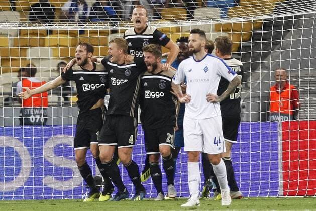 August 28, 2018 - Kiev, Ukraine - Ajax s players celebrate the victory over Dynamo Kyiv after the UEFA Champions League play-off, second leg soccer match between Ajax Amsterdam and FC Dynamo Kyiv, on the NSC Olimpiyskiy stadium in Kiev, Ukraine, 28 August,2018. Dinamo Kiev v Ajax - UEFA Champions League  - ZUMAn230 20180828_zaa_n230_339 Copyright: xStrx