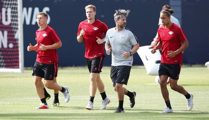 RB LEIPZIG Training on the eve of the match against Sorja Luhansk In the picture of Willi Orban Marcel Halstenberg athletic trainer Kai Kraft and Yussuf Poulsen all RB Leipzig RB Leipzig Training Euro League Qualifier Leipzig 29 08 2018 RBL Leipzig Training Center