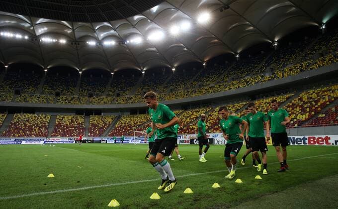 SOCCER - EL quali, Steaua vs Rapid BUCHAREST,ROMANIA,29.AUG.18 - SOCCER - UEFA Europa League, qualification, play off, Steaua Bukarest vs SK Rapid Wien, preview, training Rapid. Image shows Stefan Schwab (Rapid) and Thomas Murg (Rapid). Keywords: Wien Energie. GEPAxpictures xPhilippxBrem