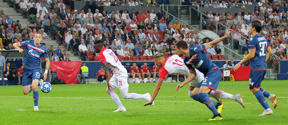 SOCCER - CL quali, RBS vs Belgrade SALZBURG,AUSTRIA,29.AUG.18 - SOCCER - UEFA Champions League qualification play-off, Red Bull Salzburg vs FC Red Star Belgrade. Image shows Milan Rodic (Belgrade), Patson Daka, Hannes Wolf (RBS), Milos Degenek and Filip Stojkovic (Belgrade). GEPAxpictures xThomasxBachun