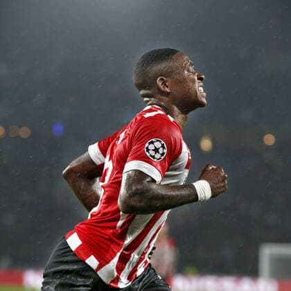 EINDHOVEN, Netherlands, 29-08-2018, football, Champions League play-off round 4 leg 2 , season 2018 2019 , PSV Philips Stadium , PSV - BATE Borisov , PSV forwarder Steven Bergwijn celebrating his 1-0 during the game PSV - BATE Borisov . PSV - Borisov  x2432796x