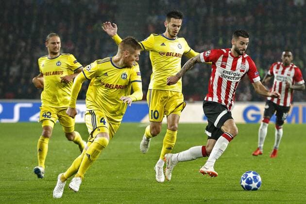 EINDHOVEN, Netherlands, 29-08-2018, football, Champions League play-off round 4 leg 2 , season 2018 2019 , PSV Philips Stadium , PSV - BATE Borisov , PSV forwarder Gaston Pereiro (R) and Borisov player Mirko Ivanic (C) and Borisov player Aleksandar Filipovic (L) during the game PSV - BATE Borisov . PSV - Borisov  x2432809x